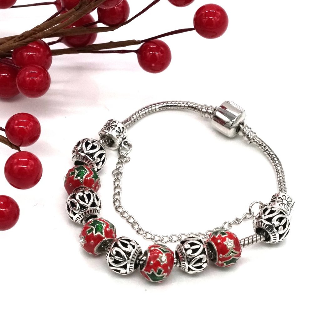 Christmas theme Euro Bead bracelet with silver chain.